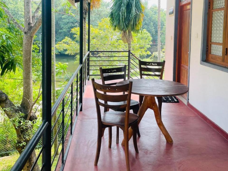 Parakum Rest Rooms Polonnaruwa Bagian luar foto