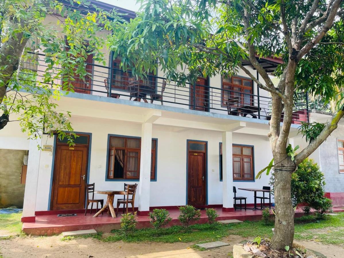 Parakum Rest Rooms Polonnaruwa Bagian luar foto